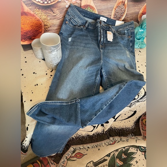 NWT Lane Bryant Fit Genius Bootcut Denim Jeans Distressed Sz 22/24 Comfort - Picture 1 of 7